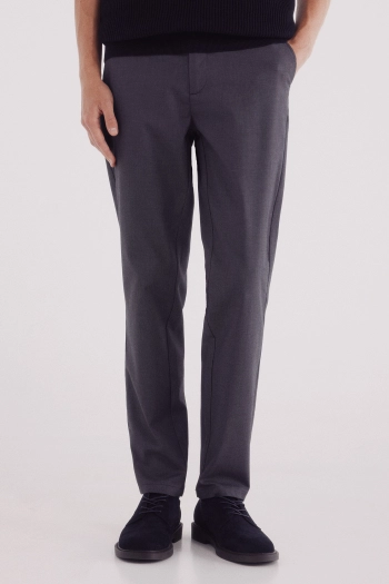 Штани чінос вузького крою