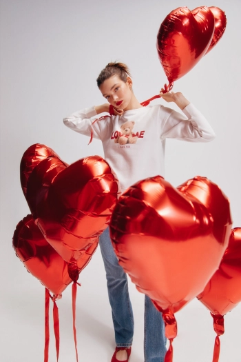 Свитшот Love me