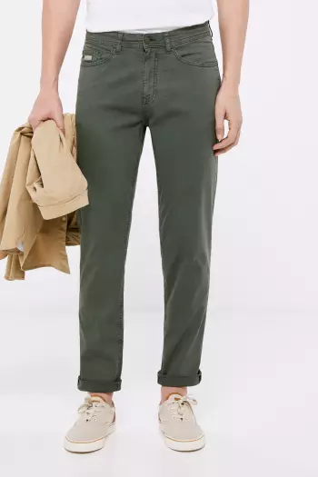 Легкі кольорові штани крою Slim fit із п'ятьма кишенями