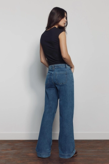 Широкі джинси з високою посадкою