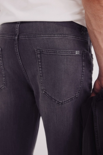 Ультралегкие джинсы slim fit