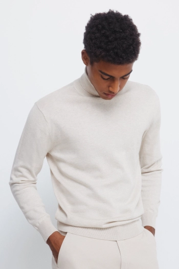 Базовый джемпер с высоким воротом