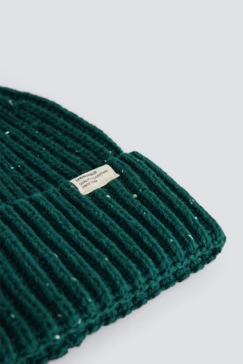 Шапка-біні в'язана