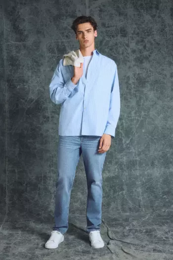 Джинсы Regular fit голубого цвета