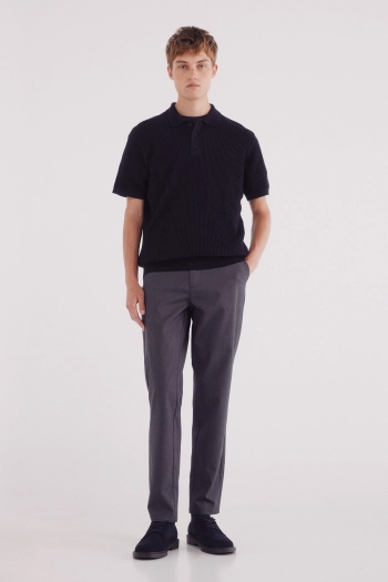 Штани чінос вузького крою