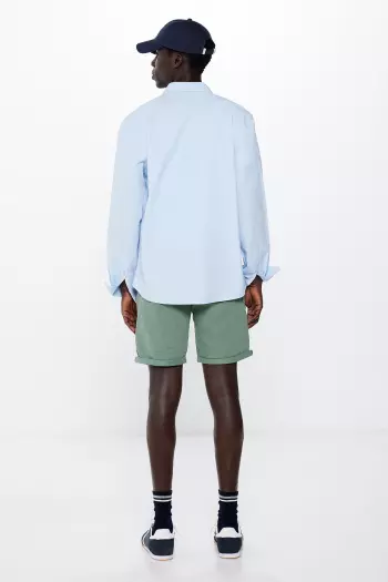 Кольорові шорти-бермуди крою slim fit