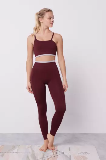 Безшовний бордовий спортивний бюстгальтер Comfort