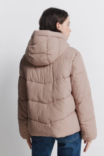 Стеганая куртка с капюшоном