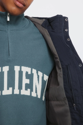 Короткая стеганая парка