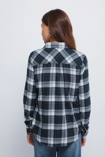 Картата сорочка з люрексом та кишенею