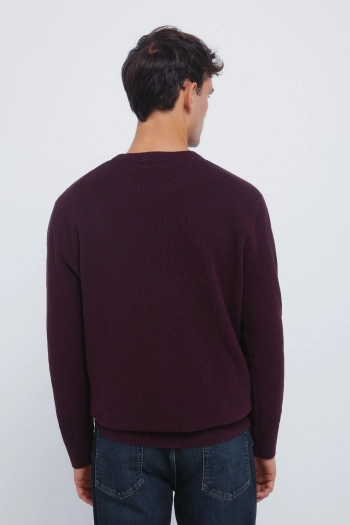 Свитер структурный с круглым вырезом