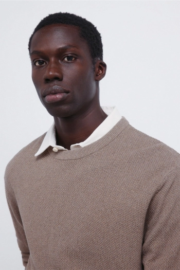 Светр структурний з круглим вирізом