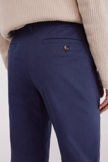 Брюки-чиносы кроя Slim fit с микропринтом