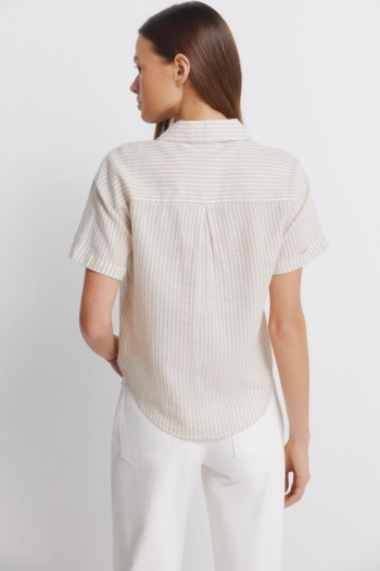 Лляна сорочка з коротким рукавом