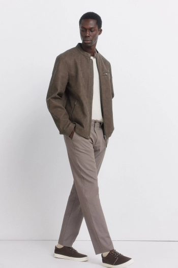 Чиносы комфортного кроя