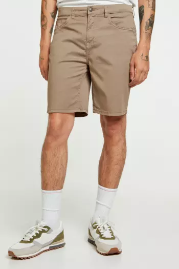 Легкие шорты-бермуды Slim Fit с 5 карманами
