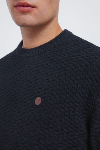 Структурированный джемпер с круглым вырезом