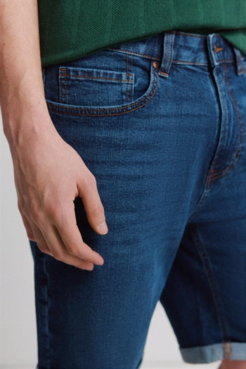 Базовые джинсовые бермуды темно-синего цвета slim fit