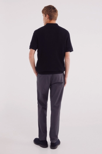 Штани чінос вузького крою