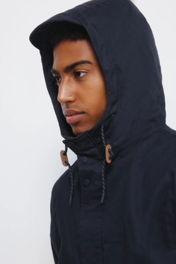 Короткая стеганая парка