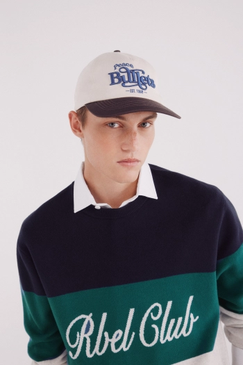 Кепка із вишивкою