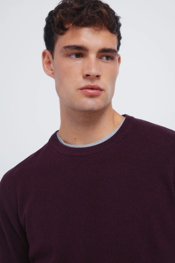 Свитер структурный с круглым вырезом