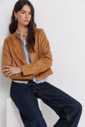 Коротка куртка з еко-замші