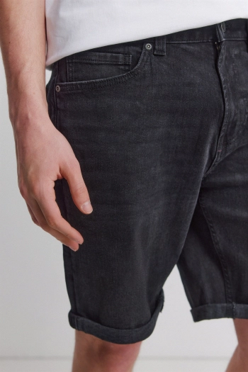 Базові чорні джинсові бермуди slim fit