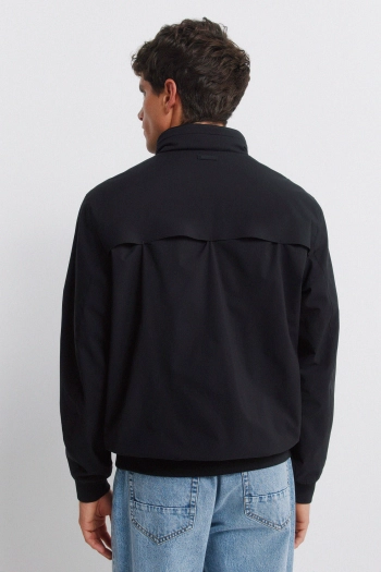 Легкая демисезонная куртка