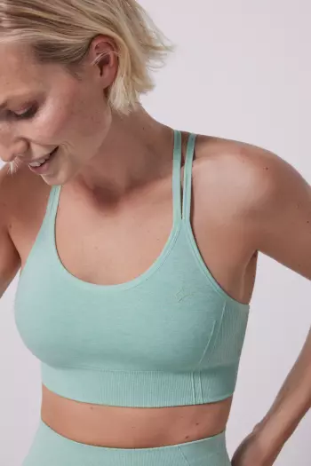 Бесшовный спортивный бюстгальтер Comfort нежно-зеленого цвета