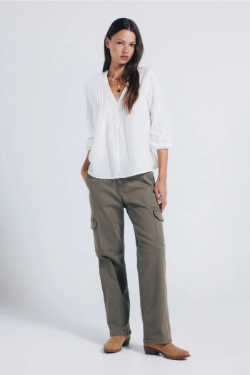 Блуза с плиссированными деталями и кружевными рукавами