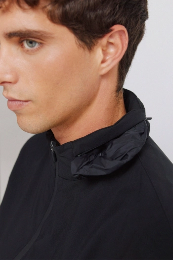 Легкая демисезонная куртка