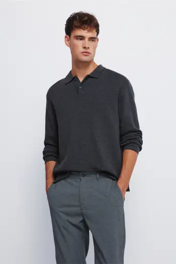 Штани з фактурної тканини крою slim fit