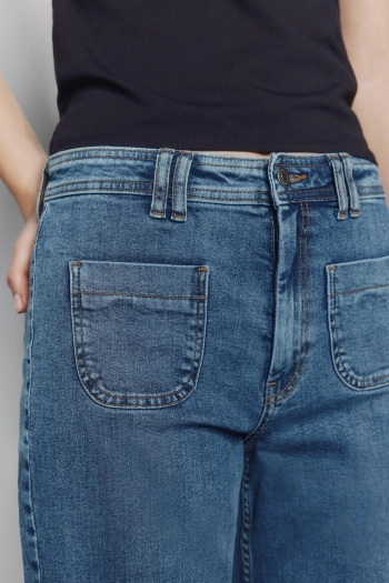 Широкі джинси з високою посадкою