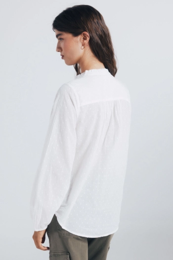 Блуза с объемным рукавом