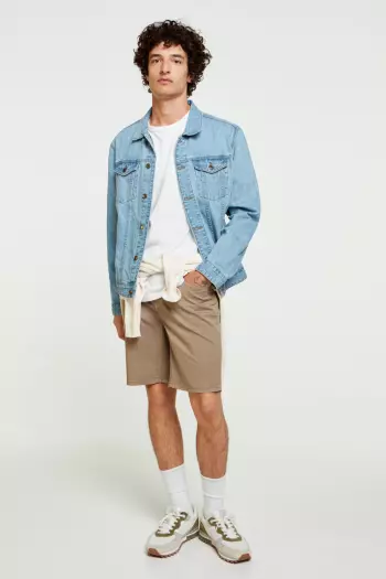 Легкие шорты-бермуды Slim Fit с 5 карманами