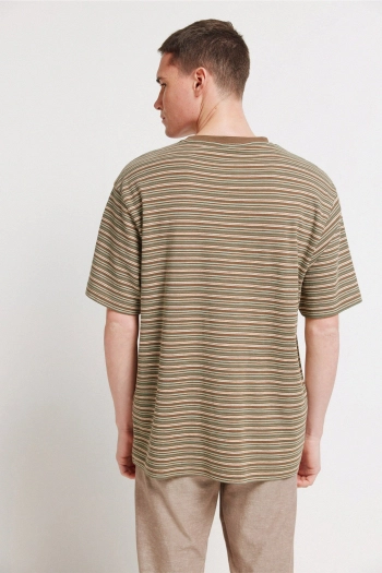 Футболка у фактурну смужку