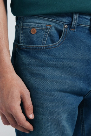 Джинсы Slim fit
