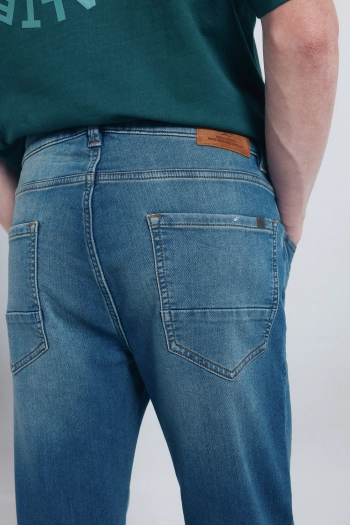 Джинсы Slim fit