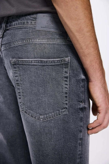 Темно-серые джинсы slim fit