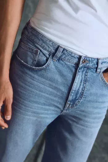 Джинсы Regular fit голубого цвета