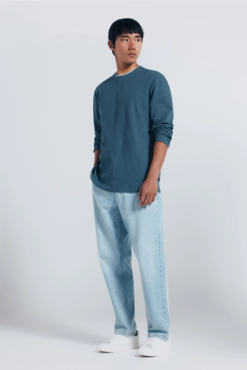 Футболка з довгим рукавом та подвійним коміром