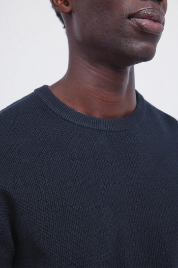 Свитер структурный с круглым вырезом