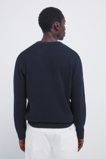 Свитер структурный с круглым вырезом