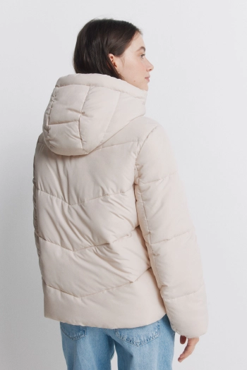 Стеганая куртка с капюшоном