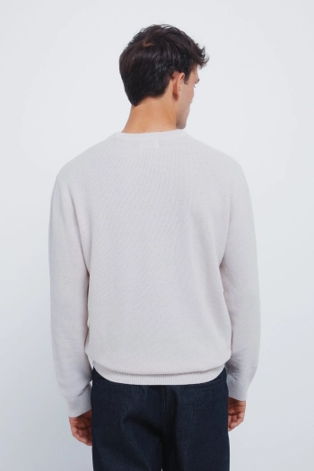 Свитер структурный с круглым вырезом