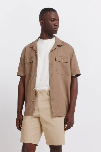 Гладкие бермуды комфортного кроя