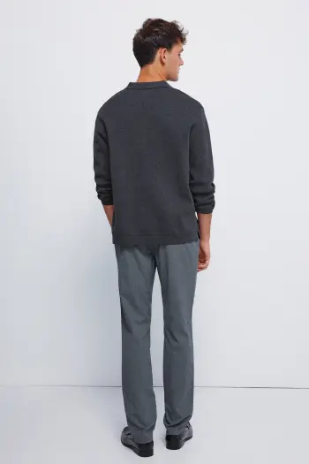 Штани з фактурної тканини крою slim fit