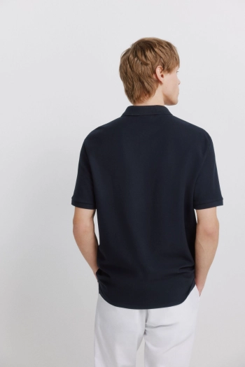 Поло пике классического кроя на молнии