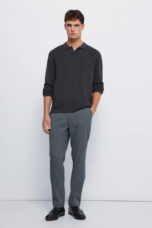 Брюки из фактурной ткани кроя slim fit